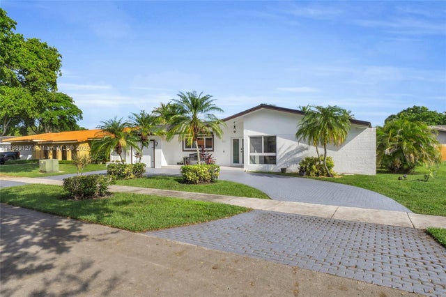 4 of 41 - 7211 Bamboo St, Miami Lakes, FL