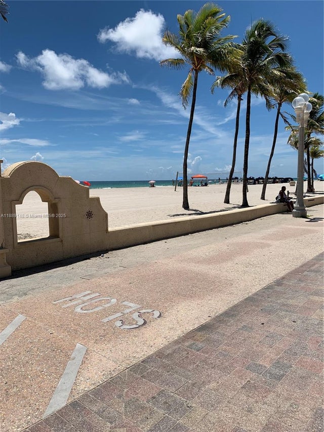 1 of 47 - 322 Taylor St 2d, Hollywood, FL
