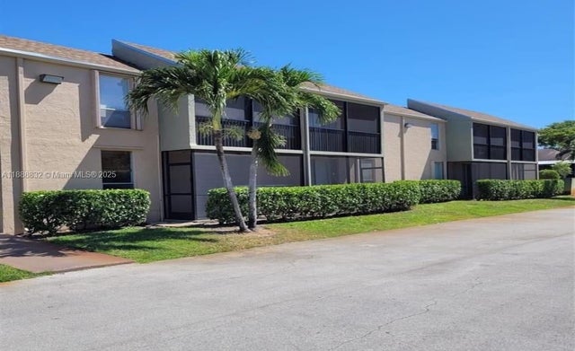 1 of 9 - 7175 Orange Dr 315h, Davie, FL