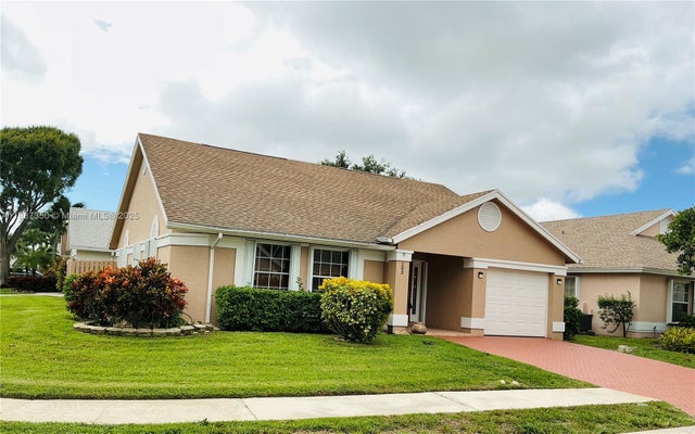 1 of 29 - 203 N Moccasin Trl N, Jupiter, FL