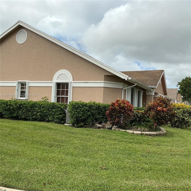 2 of 29 - 203 N Moccasin Trl N, Jupiter, FL