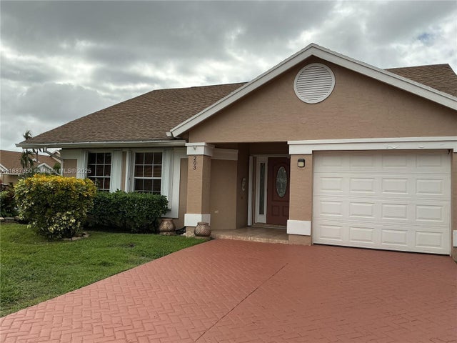 3 of 29 - 203 N Moccasin Trl N, Jupiter, FL