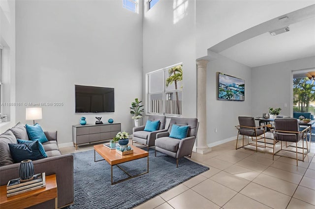 4 of 40 - 6425 Sw 164th Ave, Miami, FL