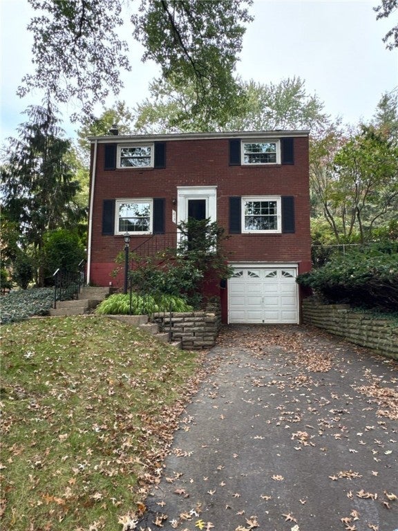 813 Maine Street, Forest Hills Boro