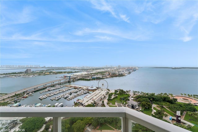 1 of 28 - 244 Biscayne Blvd 3903, Miami, FL