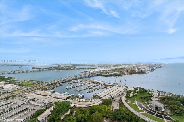 2 of 28 - 244 Biscayne Blvd 3903, Miami, FL