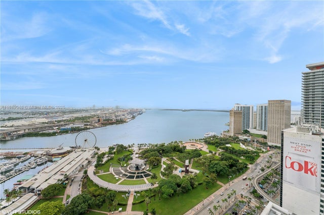 3 of 28 - 244 Biscayne Blvd 3903, Miami, FL