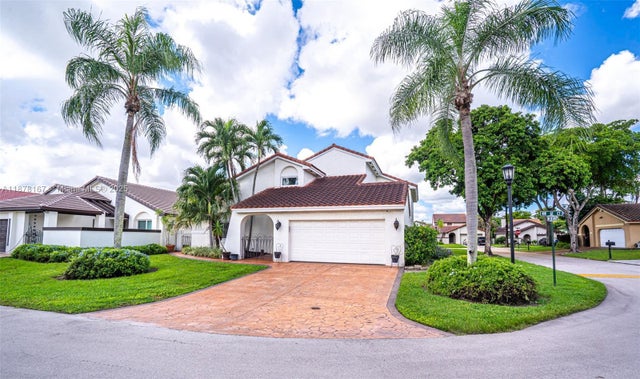 17352 Nw 61st Ct S, Hialeah