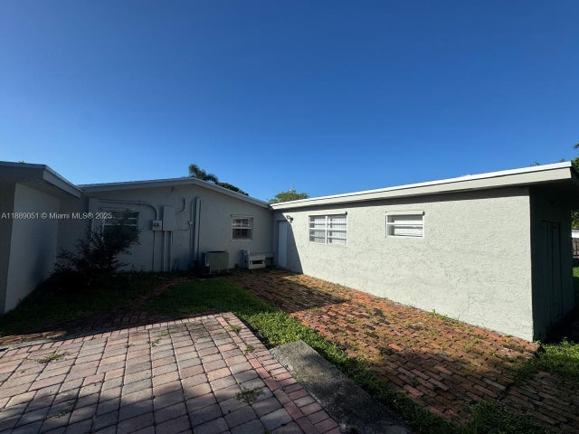 2 of 21 - 6241 Nw 12th St, Sunrise, FL