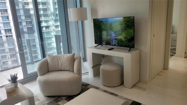3 of 13 - 300 Biscayne Blvd Way 2908, Miami, FL