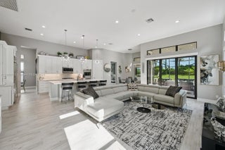 Photo of Listing #A11888763