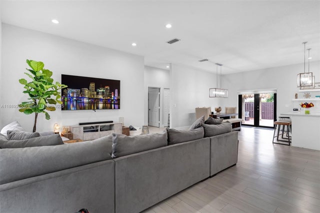 5 of 34 - 16051 Sw 138th Ter, Miami, FL