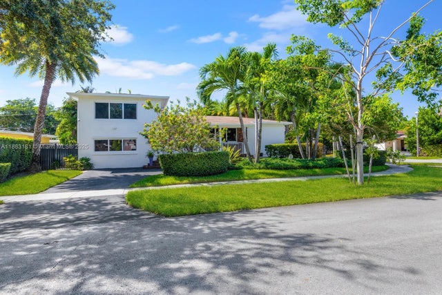 2 of 34 - 100 Ne 123rd St, North Miami, FL