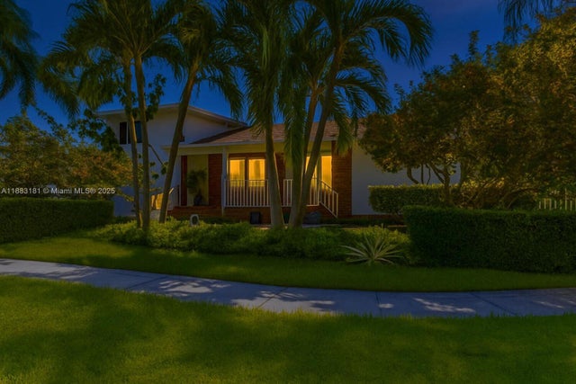 5 of 34 - 100 Ne 123rd St, North Miami, FL