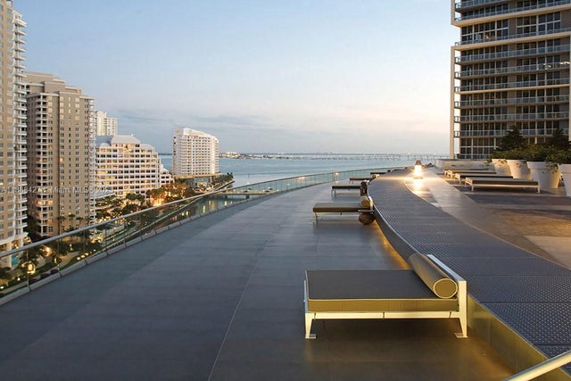 1 of 8 - 485 Brickell Ave 3707, Miami, FL