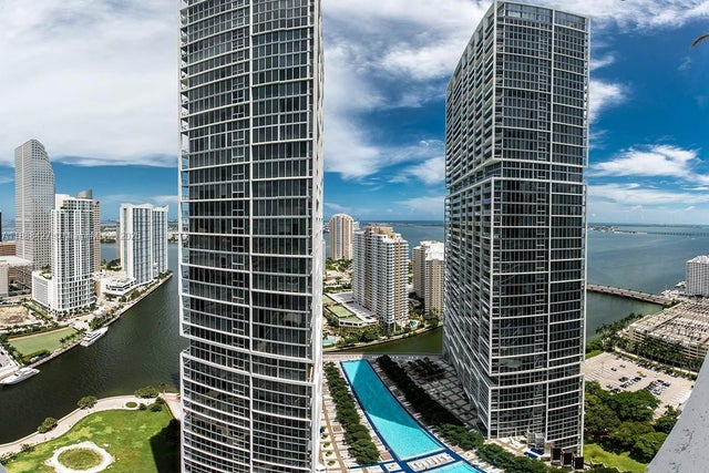 2 of 8 - 485 Brickell Ave 3707, Miami, FL