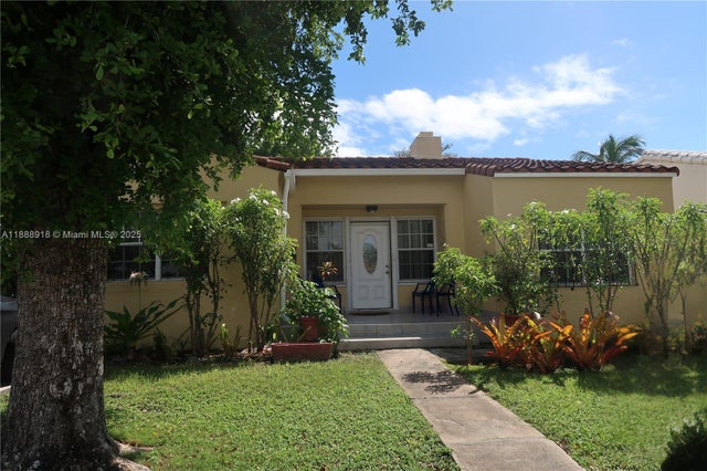 1 of 49 - 862 Ne 82nd St, Miami, FL