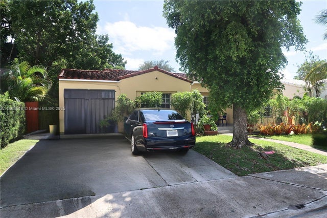 2 of 49 - 862 Ne 82nd St, Miami, FL