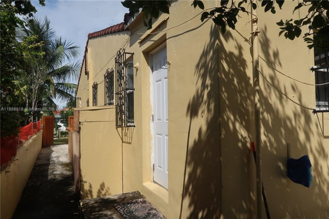 5 of 49 - 862 Ne 82nd St, Miami, FL