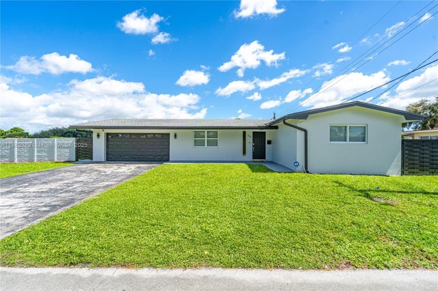 1 of 34 - 1621 Nw 85th Way, Pembroke Pines, FL