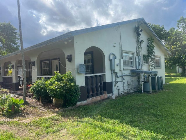 3 of 15 - 19755 Sw 190th St, Miami, FL