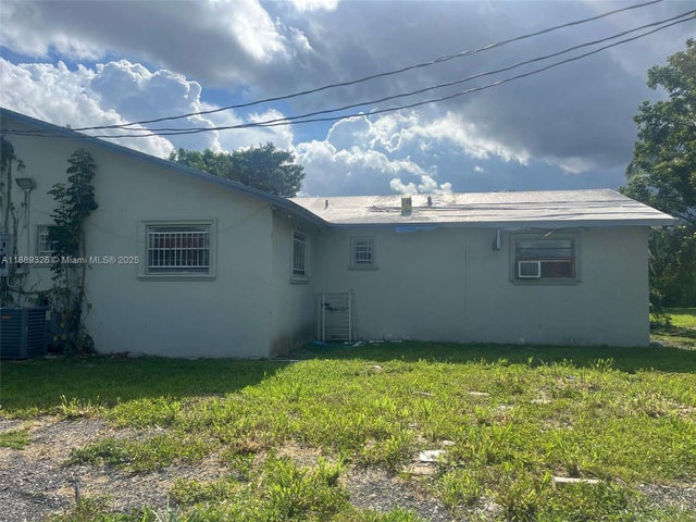 5 of 15 - 19755 Sw 190th St, Miami, FL