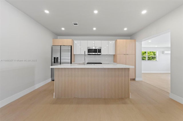 5 of 33 - 18800 Nw 39th Ct, Miami Gardens, FL