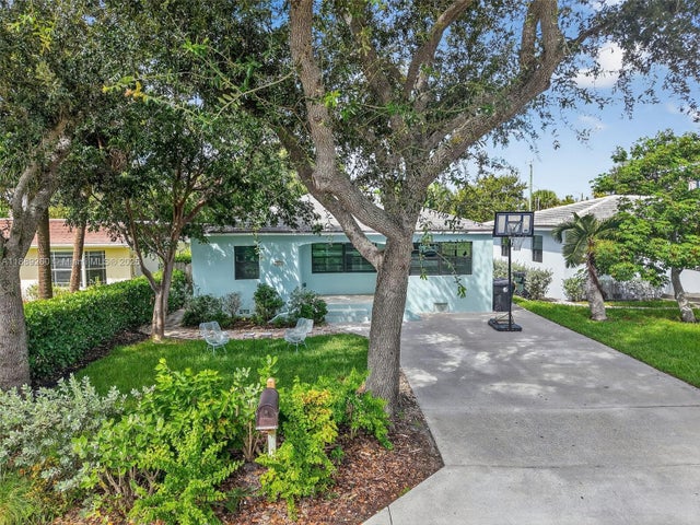 4 of 58 - 1027 S Palmway, Lake Worth, FL