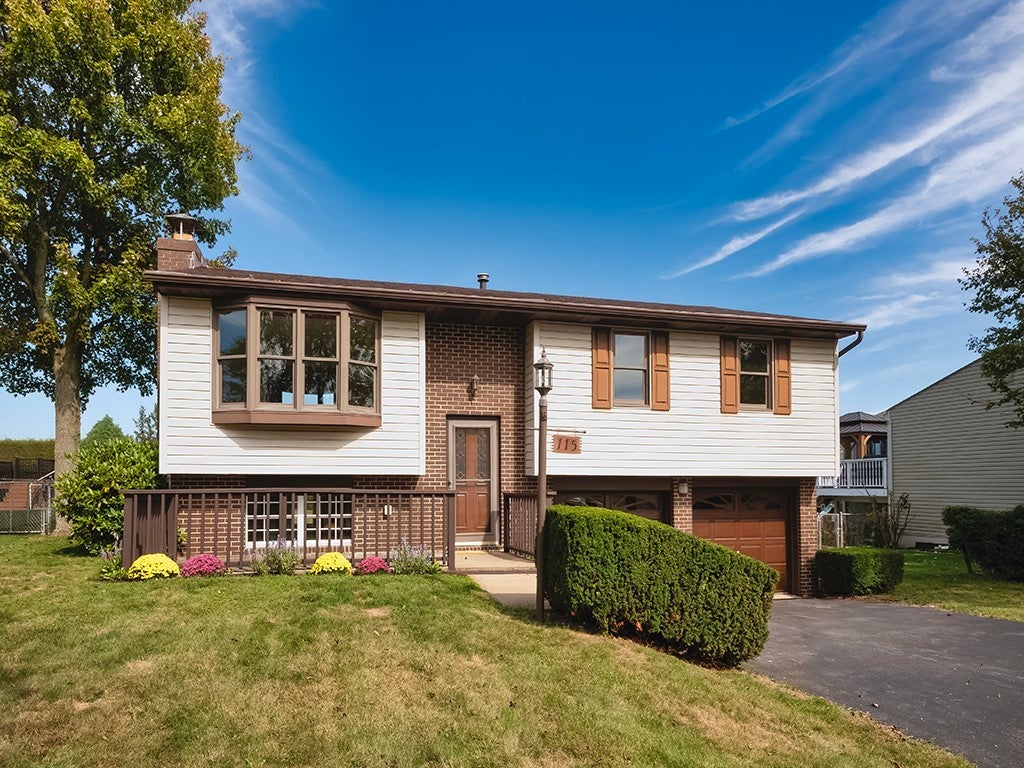 115 Bellford Drive, Cranberry