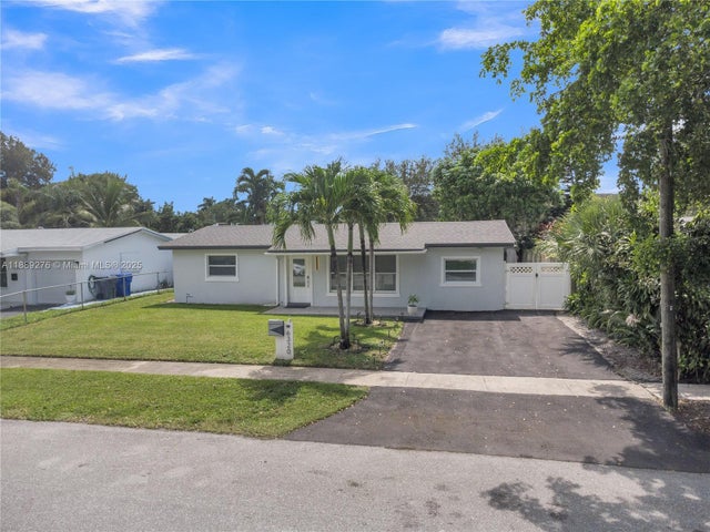 2 of 30 - 6320 Harding St, Hollywood, FL