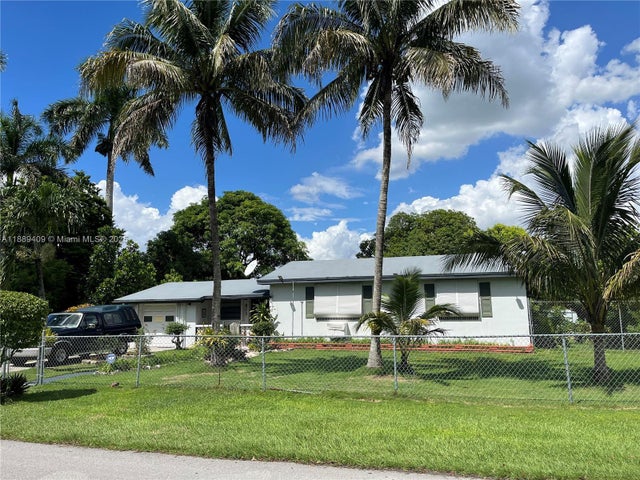 2 of 36 - 801 Nw 12th St, Homestead, FL