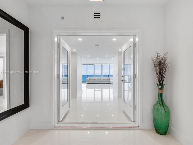2 of 59 - 3101 S Ocean Dr 1608, Hollywood, FL