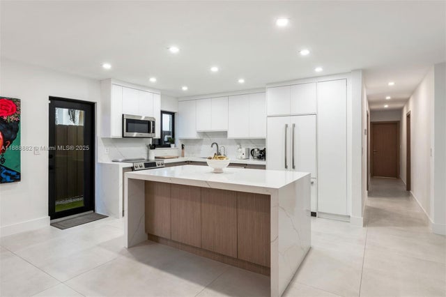 5 of 32 - 420 Sw 19th Rd, Miami, FL