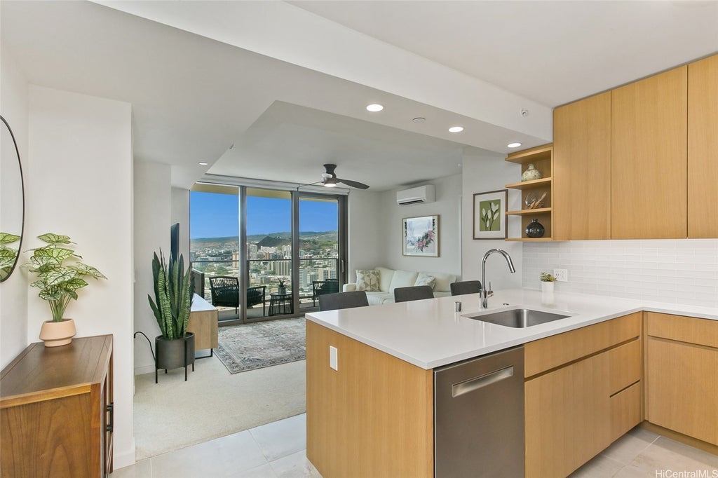 (unit #3408) 1388 Kapiolani Boulevard, Honolulu