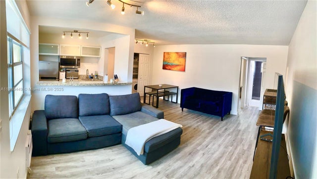 1 of 27 - 734 Meridian Ave 4r, Miami Beach, FL