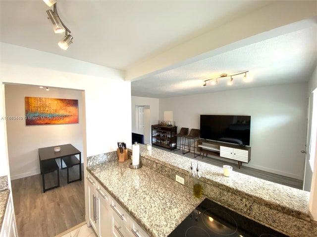 5 of 27 - 734 Meridian Ave 4r, Miami Beach, FL