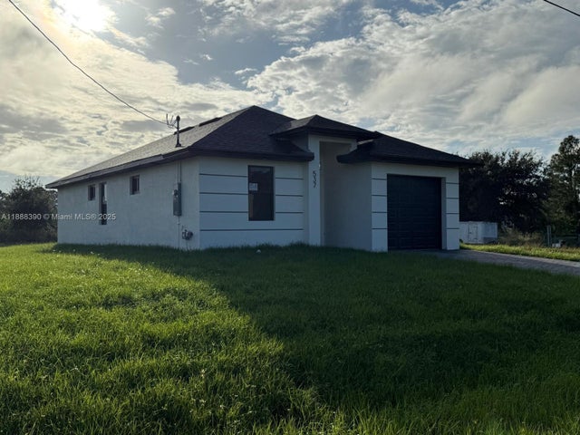 2 of 15 - 537 Hawthrone Ave S, Lehigh Acres, FL