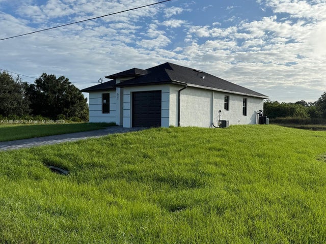 3 of 15 - 537 Hawthrone Ave S, Lehigh Acres, FL