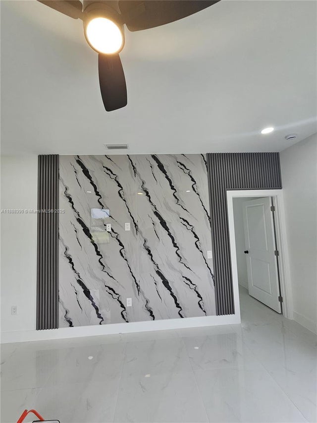 4 of 15 - 537 Hawthrone Ave S, Lehigh Acres, FL