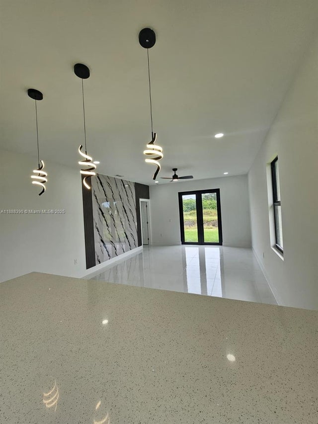5 of 15 - 537 Hawthrone Ave S, Lehigh Acres, FL