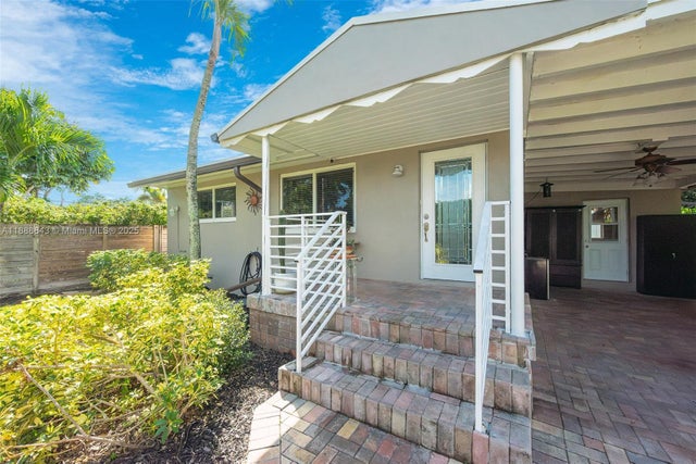 2 of 33 - 824 Ne 17th Ct, Fort Lauderdale, FL