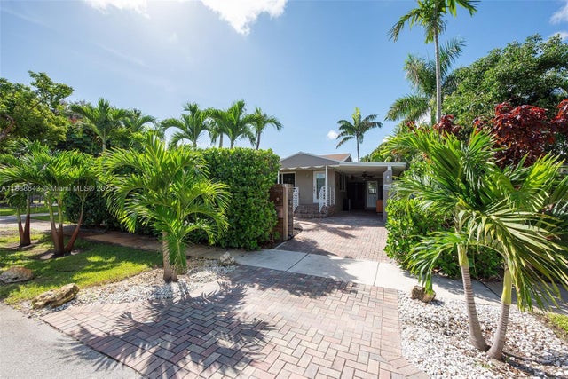 3 of 33 - 824 Ne 17th Ct, Fort Lauderdale, FL