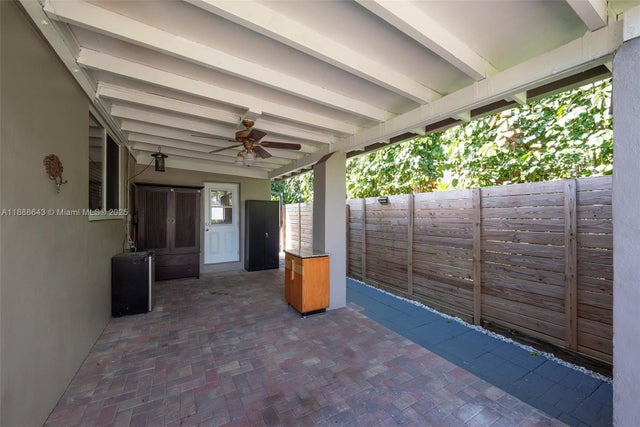 4 of 33 - 824 Ne 17th Ct, Fort Lauderdale, FL