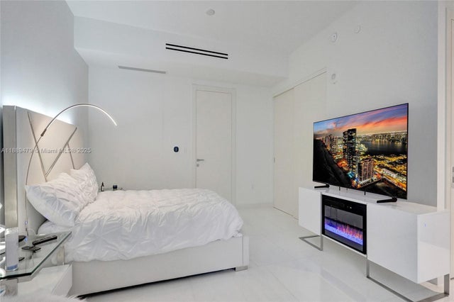 5 of 46 - 300 Biscayne Blvd Way 505c, Miami, FL