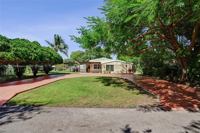 4 of 18 - 1101 Ne 182nd St, North Miami Beach, FL