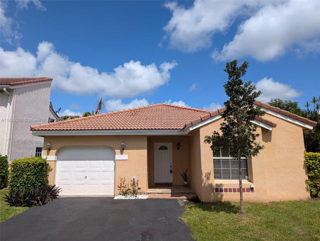 1 of 24 - 1405 Seagrape Cir, Weston, FL