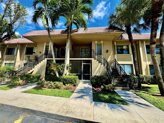 1 of 33 - 302 Lakeview Dr 203, Weston, FL