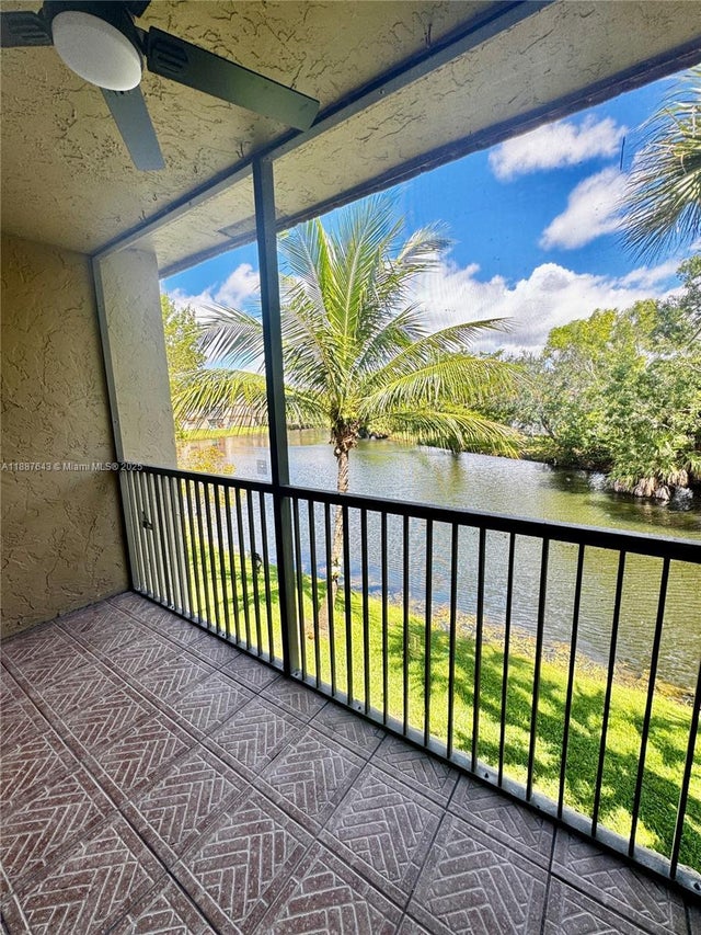 3 of 33 - 302 Lakeview Dr 203, Weston, FL