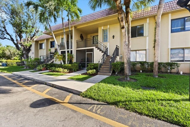 5 of 33 - 302 Lakeview Dr 203, Weston, FL