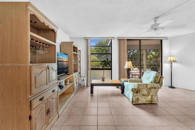 4 of 43 - 20400 Ne Country Club Dr 215, Aventura, FL
